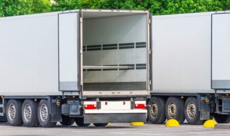 7 Reasons Liftgate Trailers Improve Your Deliveries